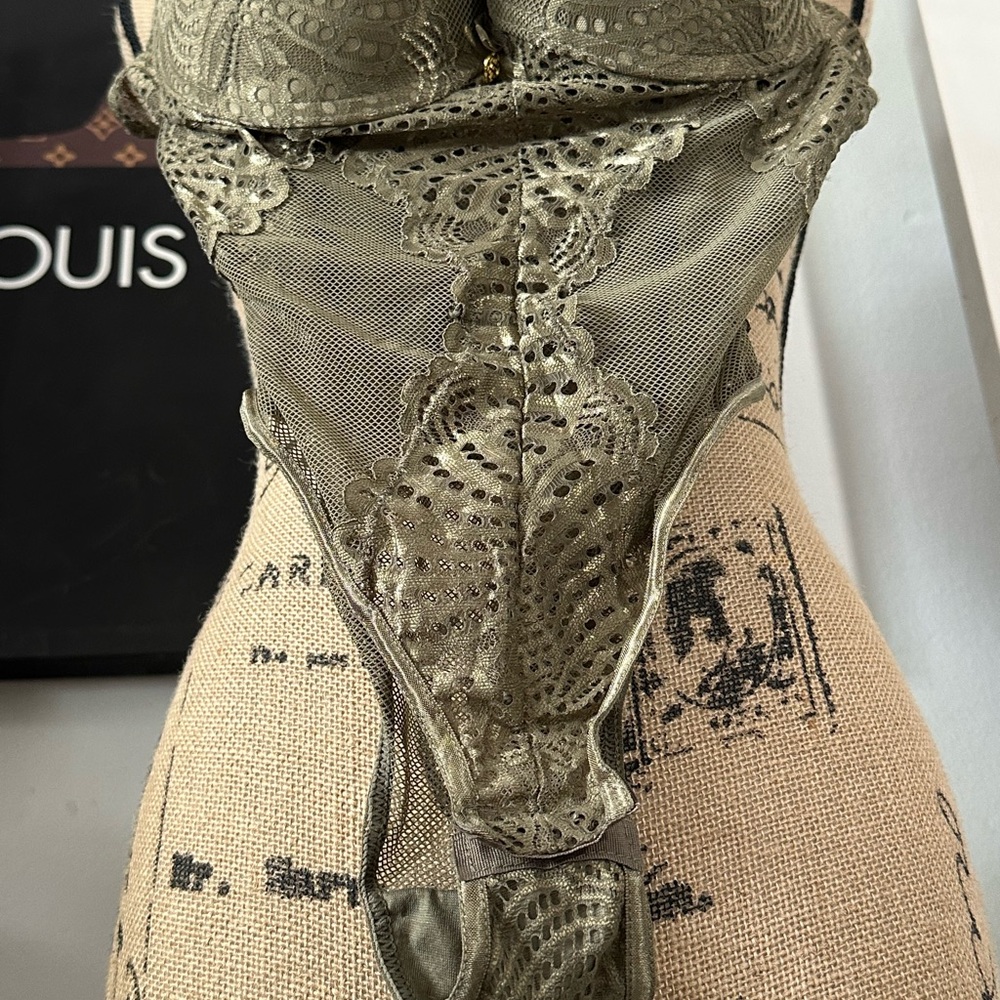 🆕Daisy Fuentes Lace Teddy - Picture 7 of 16